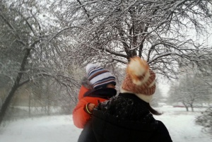 Красиво, но опасно - снежната покривка в София е 20 см