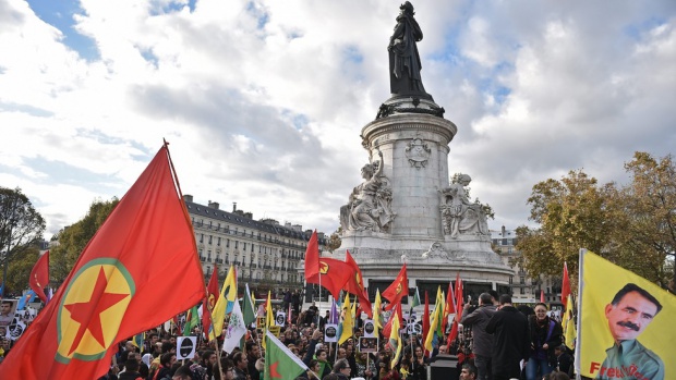 Протест на кюрди във Франция срещу масовите арести в Турция