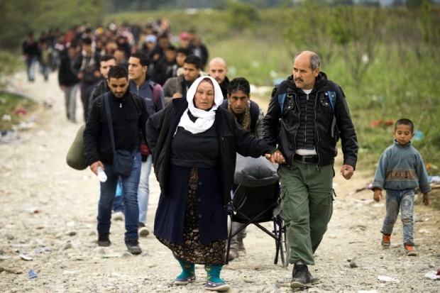Броят на преминаващите през границата между Гърция и Албания нелегални мигранти намалява