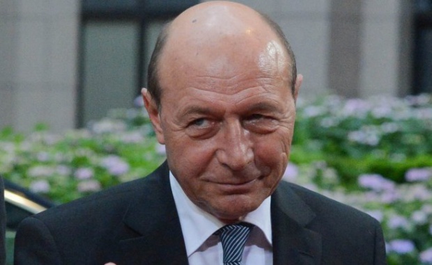 Додон иска анулиране на гражданството на Траян Бъсеску