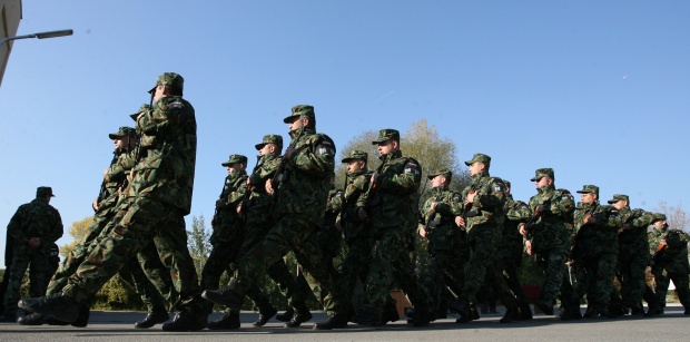 60 военнослужещи се включват в охраната на бежанския център в Харманли