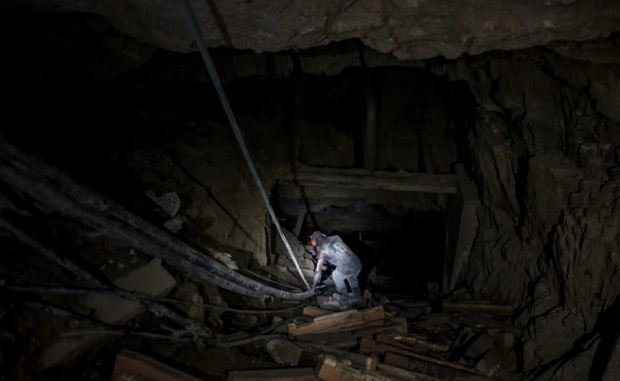 Загиналите след труса в Полша миньори са трима. Петима други са в неизвестност