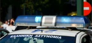 Полицията в Атина откри куфар със 149 самоделни бомби в приземен етаж