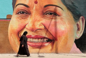 Хиляди хора се поклониха пред паметта на „Желязната лейди на Индия”