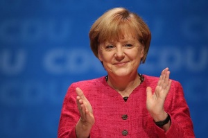 С близо 90%-тно мнозинство преизбраха Меркел за председател на ХДС