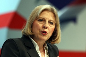 Тереза Мей призова за сътрудничество в отбраната със страните от Залива