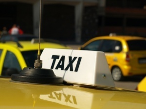 Протест на таксиметровите шофьори в Пловдив, искат по-нисък годишен данък