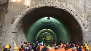 Към София тръгна 335-тонна машина, която ще копае новия лъч на метрото
