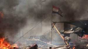 Шестима полицаи загинаха при бомбена експлозия в Кайро
