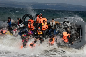 Шестима мигранти загинаха край бреговете на Италия