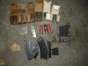 При спецакция задържаха мъж, складирал оръжия и боеприпаси край Видин