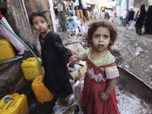 УНИЦЕФ: На всеки 10 мин. в Йемен умира дете от недохранване