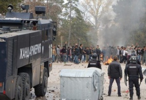 Още 3-ма чужденци с обвинения за бунта в Харманли