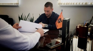 Николай Димитров подписа договор с Урал. Тарханов се похвали в Twitter