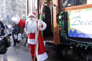 Коледен ретро трамвай ще радва пътниците в София