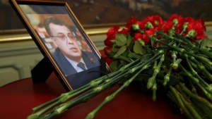 Погребват със специални почести убития руски посланик