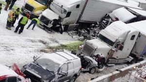 Тежка верижна катастрофа в Канада, 15 души пострадаха