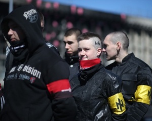 Украински радикали оскверниха помена за жертвите на Ту-154 пред руското консулство в Одеса