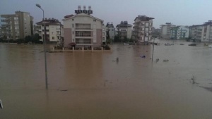 Наводненията в Турция оставиха 28 хил. души без ток