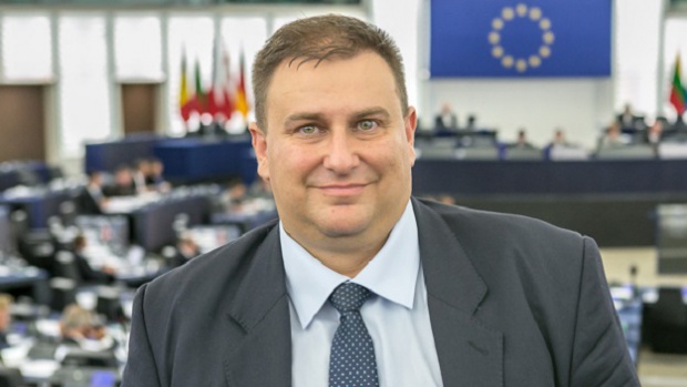 Евродепутат от ГЕРБ: Йотова лъже! Не сме поемали ангажимент да строим нови бежански центрове