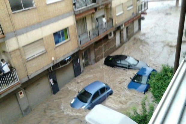 Отново наводнения в Испания, мъж е загинал