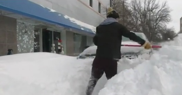 40 сантиметра сняг затрупа севера на Съединените щати