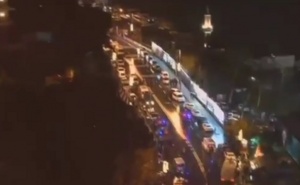 Десетки убити и ранени при стрелба в нощен клуб в Истанбул