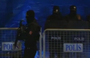 Турската полиция продължава да издирва стрелеца от дискотеката