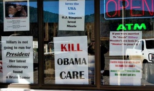 Магазин в Ню Мексико привлича клиенти с агресивни анти-Обама плакати
