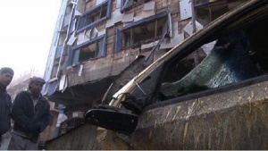 Най-малко шестима загинаха при експлозия на кола-бомба до джамия в Багдад