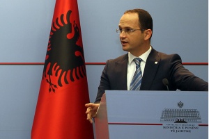 Албанският външен министър осъди ареста на Харадинай като несправедлив