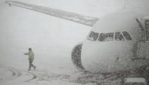 Временно затвориха летището в Бургас за снегопочистване