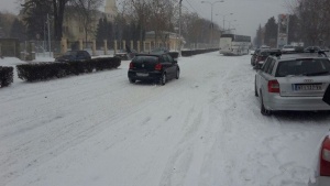 Преспи до над два метра затвориха магистралата за Ниш