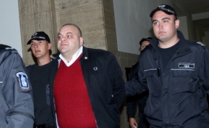 Проверяват за системен тормоз върху Чеци