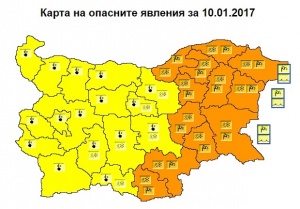 Обявен е оранжев код за силен вятър и поледици в Източна България