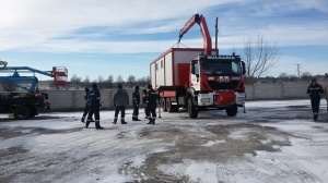 Само в два от фургоните в Хитрино има настанени