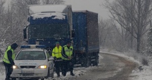 Аварирали ТИР-ове затвориха отсечката Добрич-Варна