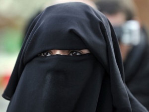 В Мароко вече няма да се произвеждат и продават бурки