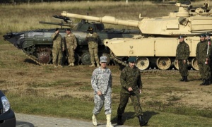 Над 3000 американски войници и бронирана техника пристигнаха в Полша по нареждане на Обама