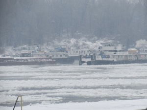 Летището и пристанището в Бургас остават отворени при зимни условия