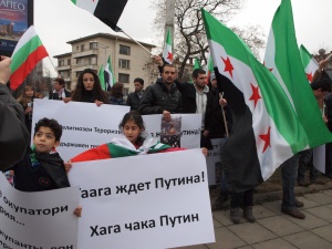Изтощени, разделени, обезкуражени: Сирийците в България