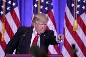 Кой писа докладите за Тръмп?