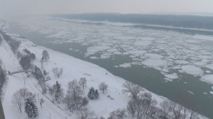 Река Дунав е пред пълно замръзване