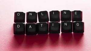 Жените се интересуват все по-малко от интелекта при кибер запознанствата