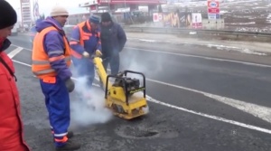 Заради студовете се появиха  дупки по Е-79