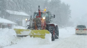 Жълт код за снегонавявания и преспи в 23 области на страната