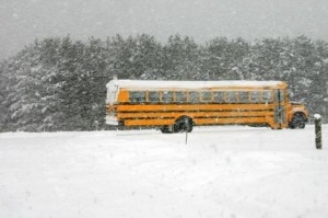 МОН върна учениците по домовете в 9 общини заради лошото време