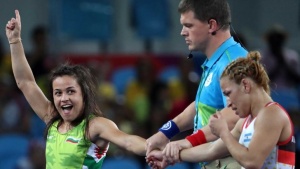 Бронзовата ни медалистка Елица Янкова стана спортист №1 на "Левски"