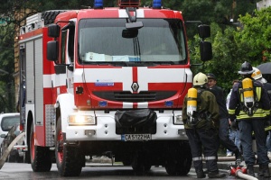 Спукан газопровод вдигна под тревога пожарникарите в Търново