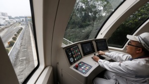 В Лондон пристигна първият китайски товарен влак от 94-насам (ВИДЕО)